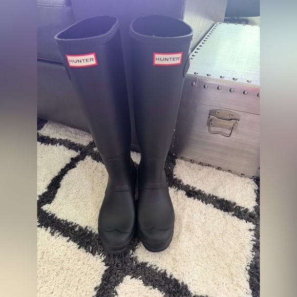 Hunter Shoes - Hunter Classic Black Waterproof Boots - size 8 - Black